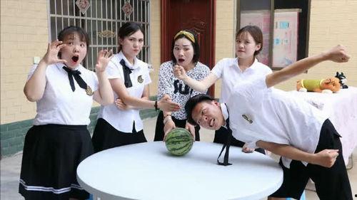 短剧吃瓜进行时,短剧吃瓜进行时揭秘娱乐圈幕后风云