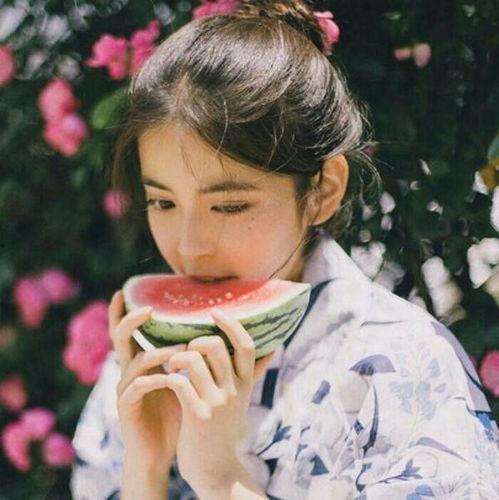 吃瓜头像女生真人,揭秘吃瓜头像女生的真实人生