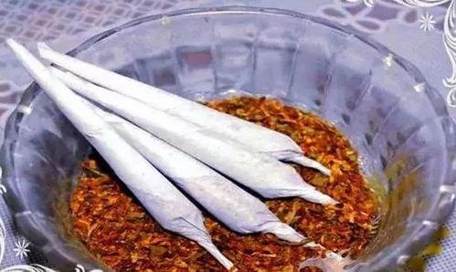 乡村老汉吃瓜视频,趣味横生的田园生活瞬间