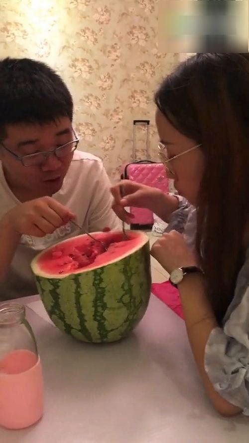 五人吃瓜视频,揭秘娱乐圈幕后真相